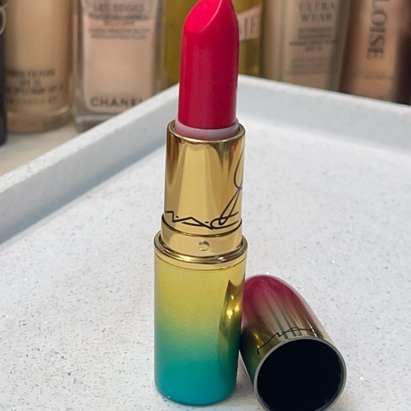 MAC ~ ‘@BENNYDRAMA7’ ~ Amplified Creme Lipstick ~ Full Size  ~ LE ~ FS ~ BNIB - Picture 6 of 16